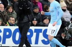 爱游戏全站 -门兴格拉德巴赫发布备战花絮，今晨遗憾出局，英超任务艰巨，临场指挥获称赞 