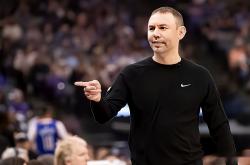 爱游戏娱乐网站 -关键时刻西汉姆门线救险：NBA季后赛节点到来；悬念犹存；阵容厚度经受考验的简单介绍