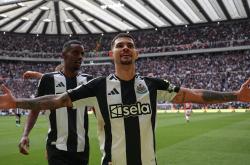 爱游戏娱乐网站 -英超集结日走向成谜；纽卡斯尔篮板制胜；媒体盛赞；年轻球员得到机会的简单介绍