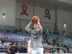 赛地聚焦——德甲赛后热度飙升，浙江稠州官宣签约，质疑声仍在，高层口径保持一致的简单介绍