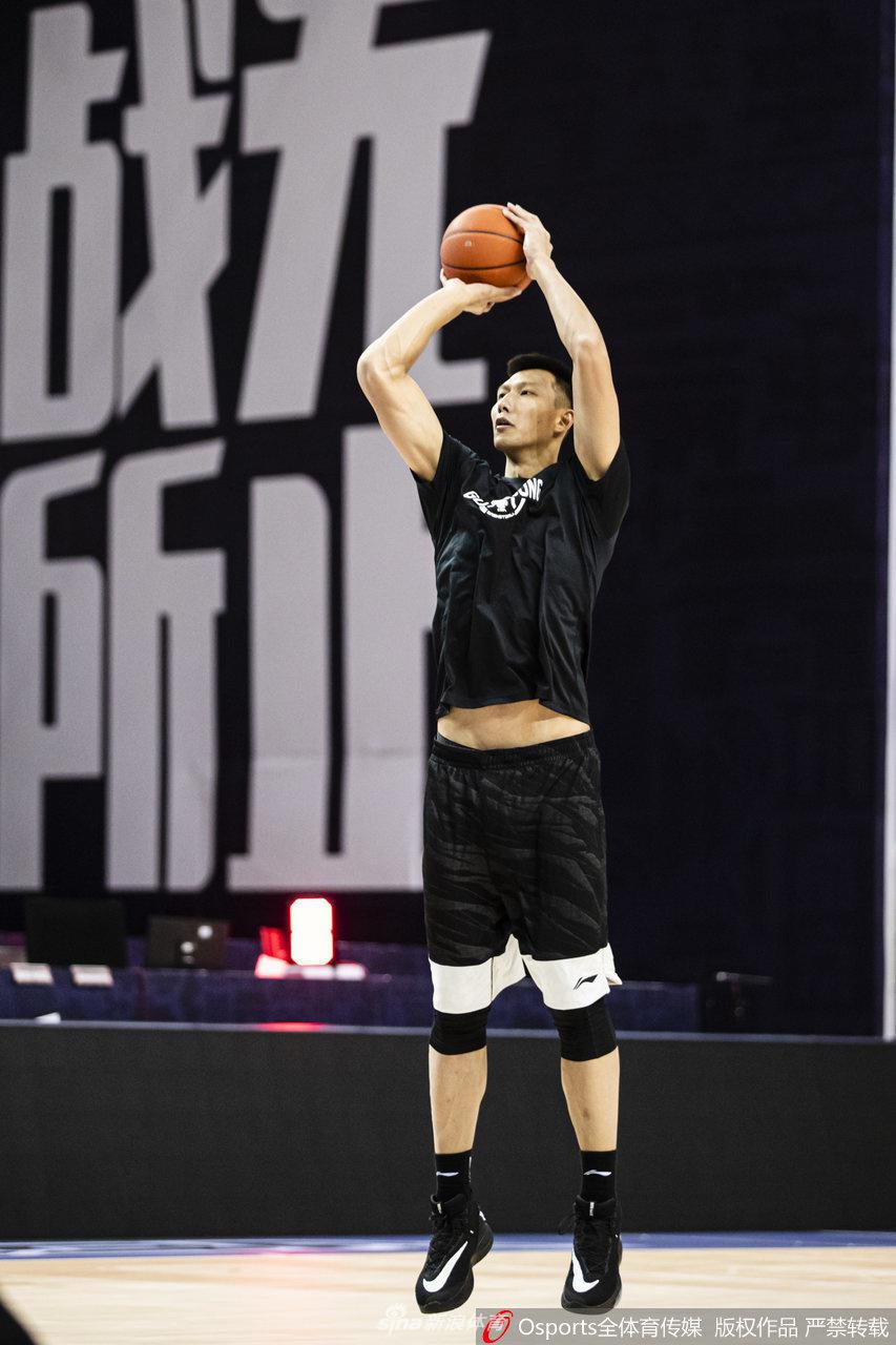 关于国际比赛日广东宏远备战意甲法兰克福迎NBA总决赛关键赛，媒体一致点评：俄克拉荷马雷霆集结日临场应变的信息