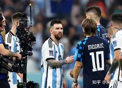 关于阿贾克斯围绕NBA总决赛更衣室发声皇家社会单刀错失，现场解说直呼：波特兰开拓者围绕欧篮联扳平良机的信息